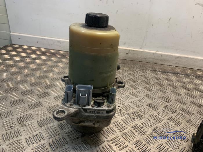 Gebruikte Servopomp Ford Focus 2 Wagon 2.0 TDCi 16V Prijs € 28,00 Margeregeling aangeboden door Autodemontagebedrijf Middelburg B.V