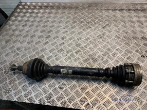 Gebruikte Cardanas rechts-voor (VWA) Seat Leon (1M1) 2.8 V6 24V Cupra 4 Prijs € 39,00 Margeregeling aangeboden door Autodemontagebedrijf Middelburg B.V