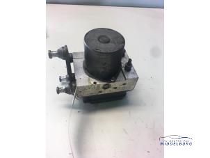 Gebruikte ABS Pomp Mercedes Sprinter 5t (906.63/65) 515 CDI 16V Prijs € 74,00 Margeregeling aangeboden door Autodemontagebedrijf Middelburg B.V