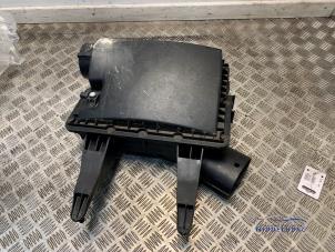 Gebruikte Luchtfilterhuis Mercedes Sprinter 3,5t (906.63) 315 CDI 16V Prijs € 74,00 Margeregeling aangeboden door Autodemontagebedrijf Middelburg B.V