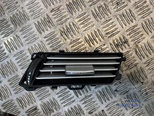 Gebruikte Luchtrooster Dashboard Mercedes E (W212) E-250 CDI 16V BlueEfficiency,BlueTec Prijs € 14,00 Margeregeling aangeboden door Autodemontagebedrijf Middelburg B.V