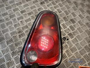 Gebruikte Achterlicht rechts Mini Mini (F56) Prijs € 19,00 Margeregeling aangeboden door Autodemontagebedrijf Middelburg B.V