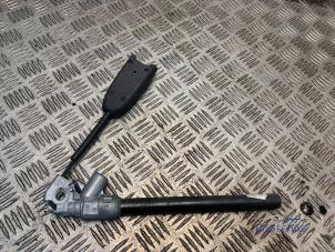 Gebruikte Gordelspanner links Renault Scénic II (JM) 1.6 16V Prijs € 24,00 Margeregeling aangeboden door Autodemontagebedrijf Middelburg B.V