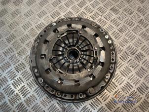 Gebruikte Vliegwiel dubbele massa BMW 1 serie (E81) 120i 16V Prijs € 49,00 Margeregeling aangeboden door Autodemontagebedrijf Middelburg B.V