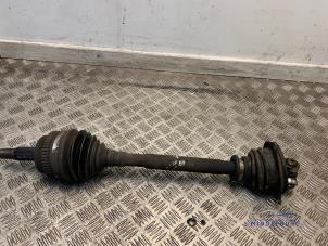 Gebruikte Aandrijfas links-voor Opel Movano (4A1; 4A2; 4B2; 4B3; 4C2; 4C3) 2.5 CDTI Prijs € 59,00 Margeregeling aangeboden door Autodemontagebedrijf Middelburg B.V