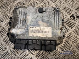 Gebruikte Computer Motormanagement Opel Movano (4A1; 4A2; 4B2; 4B3; 4C2; 4C3) 2.5 CDTI Prijs € 34,00 Margeregeling aangeboden door Autodemontagebedrijf Middelburg B.V