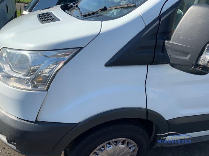 Scherm links-voor van een Ford Transit 2.2 TDCi 16V RWD 2016