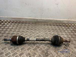 Gebruikte Homokineetas links-voor Opel Crossland (X) 1.2 Turbo 12V Prijs € 94,00 Margeregeling aangeboden door Autodemontagebedrijf Middelburg B.V