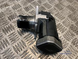 Gebruikte EGR Klep Mercedes E Combi (S211) 3.2 E-320 CDI 24V Prijs € 124,00 Margeregeling aangeboden door Autodemontagebedrijf Middelburg B.V