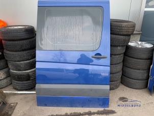 Gebruikte Schuifdeur rechts Mercedes Sprinter 3t (906.61) 213 CDI 16V Prijs € 500,00 Margeregeling aangeboden door Autodemontagebedrijf Middelburg B.V