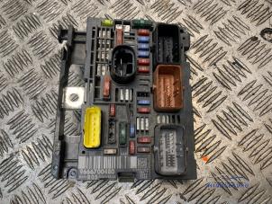 Gebruikte Zekeringkast Peugeot 308 (4A/C) 1.6 VTI 16V Prijs € 94,00 Margeregeling aangeboden door Autodemontagebedrijf Middelburg B.V