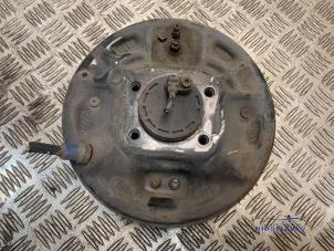 Gebruikte Fusee rechts-achter Peugeot 107 1.0 12V Prijs € 64,00 Margeregeling aangeboden door Autodemontagebedrijf Middelburg B.V