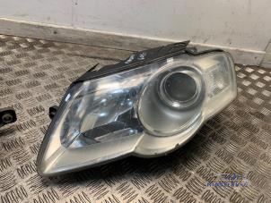 Gebruikte Linker Koplamp Volkswagen Passat (3C2) 2.0 FSI 16V Prijs € 44,00 Margeregeling aangeboden door Autodemontagebedrijf Middelburg B.V