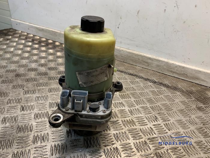 Gebruikte Pomp Servo Ford Focus 2 Wagon 1.8 16V Prijs € 54,00 Margeregeling aangeboden door Autodemontagebedrijf Middelburg B.V