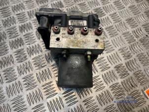 Gebruikte ABS Pomp Volkswagen Crafter 2.5 TDI 30/32/35/46/50 Prijs € 89,00 Margeregeling aangeboden door Autodemontagebedrijf Middelburg B.V