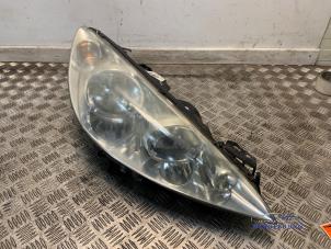 Gebruikte Rechter Koplamp Peugeot 308 (4A/C) 1.6 16V THP 150 Prijs € 33,00 Margeregeling aangeboden door Autodemontagebedrijf Middelburg B.V