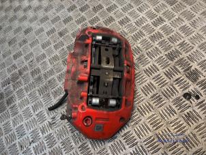 Gebruikte Remklauw (Tang) links-voor Mercedes CLS AMG (C218) 5.5 63 AMG V8 32V Performance package Prijs € 249,00 Margeregeling aangeboden door Autodemontagebedrijf Middelburg B.V