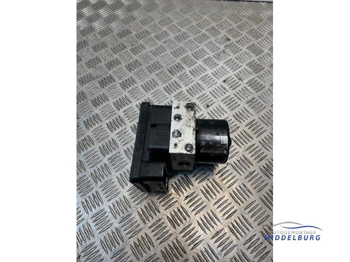 Gebruikte ABS Pomp Volkswagen Touran (1T1/T2) 2.0 FSI 16V Prijs € 39,00 Margeregeling aangeboden door Autodemontagebedrijf Middelburg B.V