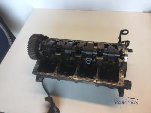 Gebruikte Cilinderkop Volkswagen Caddy III (2KA,2KH,2CA,2CH) 1.9 TDI Prijs € 145,00 Margeregeling aangeboden door Autodemontagebedrijf Middelburg B.V