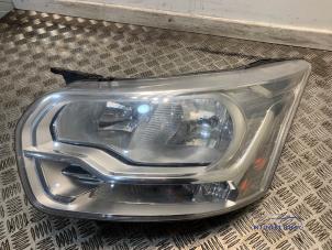 Gebruikte Koplamp links Ford Transit 2.2 TDCi 16V RWD Prijs € 200,00 Margeregeling aangeboden door Autodemontagebedrijf Middelburg B.V