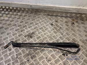 Gebruikte Ruitenwisserarm voor Toyota Aygo (B10) 1.0 12V VVT-i Prijs € 28,00 Margeregeling aangeboden door Autodemontagebedrijf Middelburg B.V
