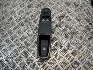 Gebruikte Ruit schakelaar elektrisch Lancia Ypsilon (312) 0.9 TwinAir 85 Prijs € 39,00 Margeregeling aangeboden door Autodemontagebedrijf Middelburg B.V