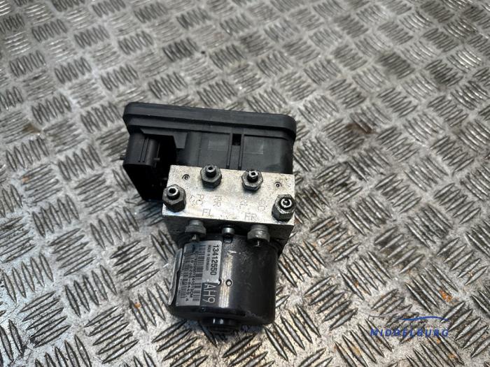Gebruikte ABS Pomp Opel Astra J (PC6/PD6/PE6/PF6) 1.6 CDTI 16V Prijs € 74,00 Margeregeling aangeboden door Autodemontagebedrijf Middelburg B.V