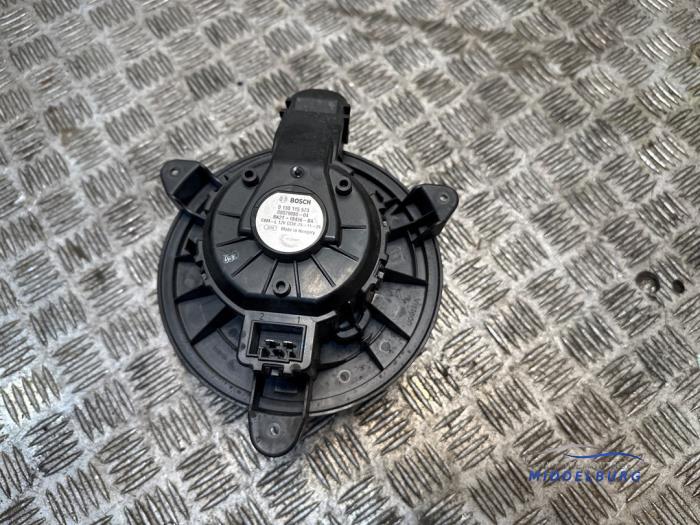 Kachel Ventilatiemotor van een Ford Transit 2.2 TDCi 16V RWD 2016