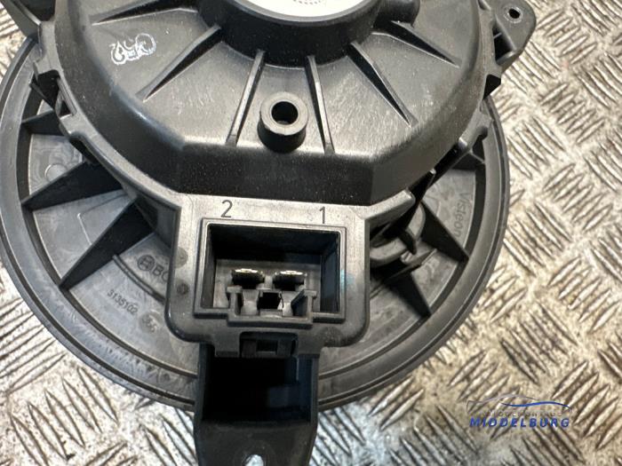 Kachel Ventilatiemotor van een Ford Transit 2.2 TDCi 16V RWD 2016