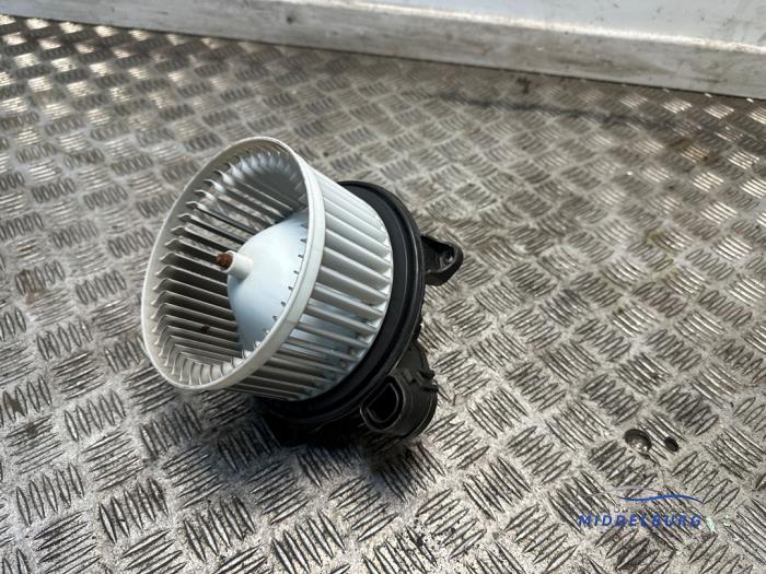 Kachel Ventilatiemotor van een Ford Transit 2.2 TDCi 16V RWD 2016