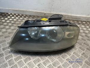 Gebruikte Linker Koplamp Audi A3 (8P1) 1.6 Prijs € 249,00 Margeregeling aangeboden door Autodemontagebedrijf Middelburg B.V
