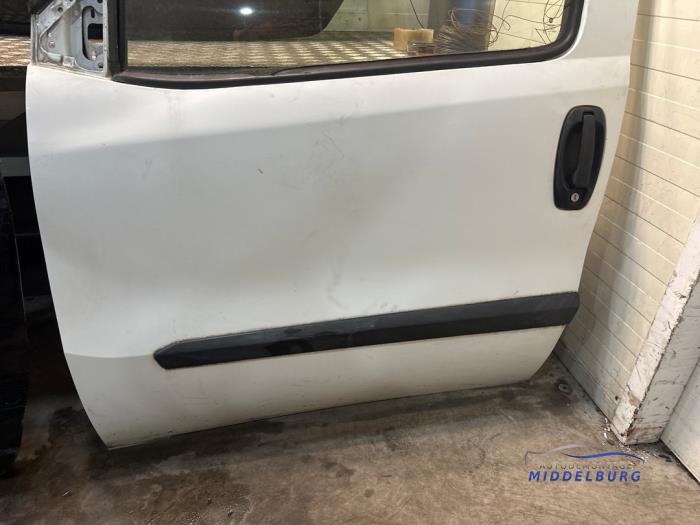 Portier 2Deurs links van een Fiat Doblo Cargo (263) 1.3 MJ 16V DPF Euro 5 2011