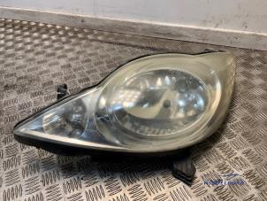 Gebruikte Linker Koplamp Peugeot 107 1.0 12V Prijs € 28,00 Margeregeling aangeboden door Autodemontagebedrijf Middelburg B.V