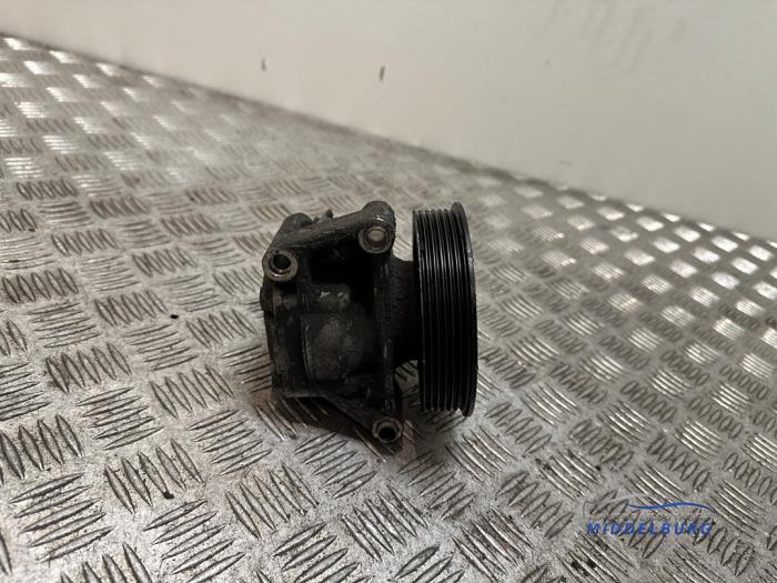 Stuurbekrachtiging Pomp van een Ford Transit Custom 2.0 TDCi 16V Eco Blue 105 2016