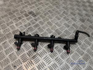 Gebruikte Injector brug Renault Scénic II (JM) 1.6 16V Prijs € 39,00 Margeregeling aangeboden door Autodemontagebedrijf Middelburg B.V