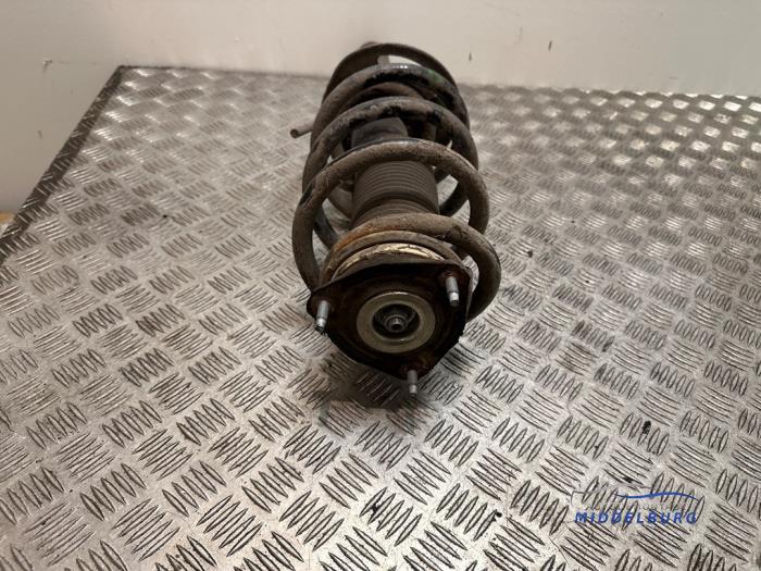 Schokdemperpoot rechts-voor van een Ford Transit 2.2 TDCi 16V RWD 2016