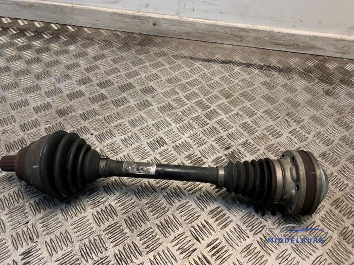 Gebruikte Steekas links-voor Volkswagen Golf VI (5K1) 1.4 TSI 122 16V Prijs € 18,00 Margeregeling aangeboden door Autodemontagebedrijf Middelburg B.V