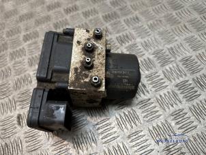 Gebruikte ABS Pomp Volkswagen Amarok 2.0 BiTDI 16V 163 Prijs op aanvraag aangeboden door Autodemontagebedrijf Middelburg B.V