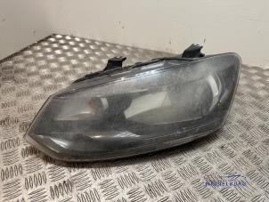 Gebruikte Koplamp links Volkswagen Polo V (6R) 1.2 TDI 12V BlueMotion Prijs € 29,00 Margeregeling aangeboden door Autodemontagebedrijf Middelburg B.V