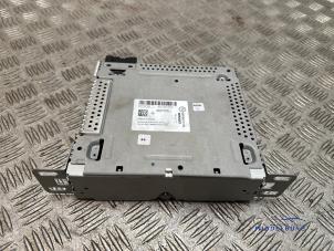 Gebruikte Module Navigatie Renault Captur (2R) 1.2 TCE 16V EDC Prijs € 124,00 Margeregeling aangeboden door Autodemontagebedrijf Middelburg B.V