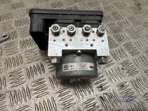 Gebruikte ABS Pomp Ford C-Max (DXA) 1.5 Ti-VCT EcoBoost 150 16V Prijs € 214,00 Margeregeling aangeboden door Autodemontagebedrijf Middelburg B.V