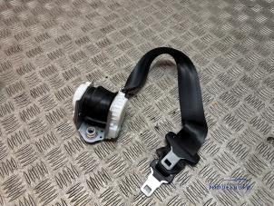 Gebruikte Veiligheidsgordel midden-achter Ford C-Max (DXA) 1.5 Ti-VCT EcoBoost 150 16V Prijs € 48,00 Margeregeling aangeboden door Autodemontagebedrijf Middelburg B.V