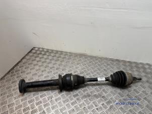 Gebruikte Steekas rechts-voor Volkswagen Multivan T5 (7E/7HC/7HF/7HM) 2.0 TDI DRF Prijs € 148,00 Margeregeling aangeboden door Autodemontagebedrijf Middelburg B.V