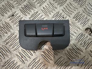 Gebruikte SOS knop Mercedes A-Klasse AMG (W176) 2.0 A-45 AMG Turbo 16V 4-Matic Prijs € 8,50 Margeregeling aangeboden door Autodemontagebedrijf Middelburg B.V