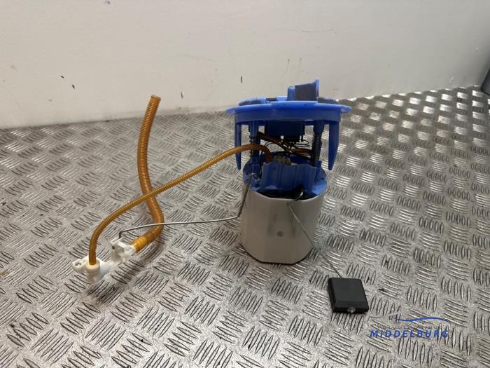 Brandstofpomp Elektrisch van een Mercedes-AMG CLS AMG (C218) 5.5 63 AMG V8 32V Performance package 2011