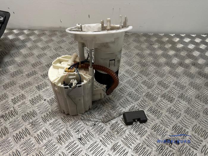 Gebruikte Tank element Pomp Audi A5 Sportback (8TA) 2.0 TFSI 16V Prijs € 21,00 Margeregeling aangeboden door Autodemontagebedrijf Middelburg B.V