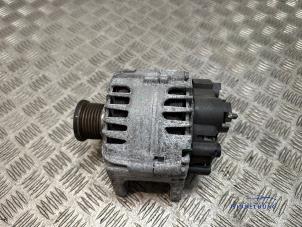 Gebruikte Dynamo Renault Captur (2R) 1.2 TCE 16V EDC Prijs € 29,00 Margeregeling aangeboden door Autodemontagebedrijf Middelburg B.V