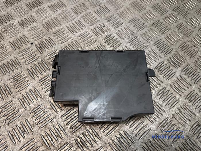 Comfort Module van een Renault Trafic New (FL) 2.0 dCi 16V 115 2008