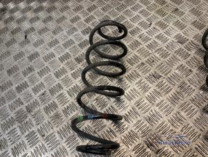 Gebruikte Schroefveer achter Peugeot 208 I (CA/CC/CK/CL) 1.2 Vti 12V PureTech 82 Prijs € 8,50 Margeregeling aangeboden door Autodemontagebedrijf Middelburg B.V