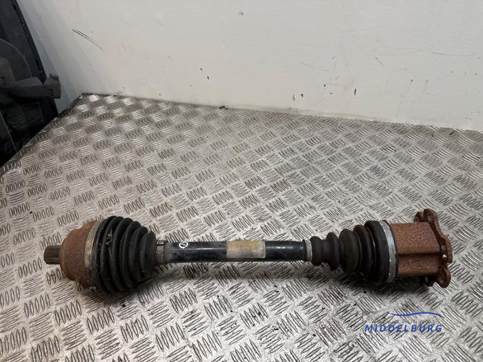 Gebruikte Steekas links-voor Volkswagen Phaeton (3D) 5.0 V10 TDI 4Motion Prijs € 64,00 Margeregeling aangeboden door Autodemontagebedrijf Middelburg B.V